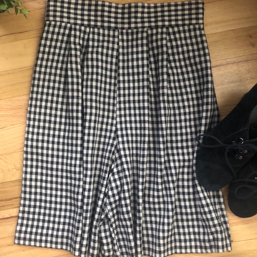 Vintage 1990s high waisted gingham skort.